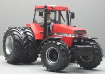 REPACA2014 - Tracteur série spéciale Chartre 2014 CASE IH MAGNUM 7230 jumélé équipé du relevage et des masses interchangeable accompagné d'une figurine édité à 2500 pièces