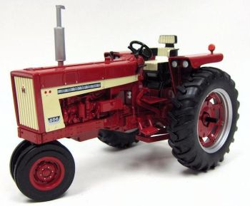 ERT14783 - INTERNATIONAL FARMALL 656 Roues étroites Ech:1/16