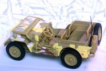 CAR009506C - JEEP Willys Camouflage Décapotée