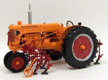 SCT391 - MINNEAPOLIS MOLINE U Avec cultivateur Ech:1/16