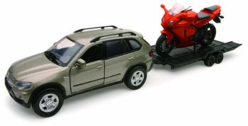 NEW54985A - BMW X 5 Avec remorque et moto Orange