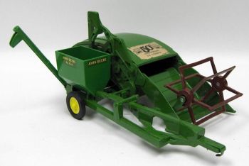 ERT5601 - Batteuse Trainée JOHN DEERE 50éme Anniversaire