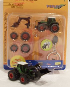 BRU0401 - Porte-Clés FENDT 930 TMS avec Chargeur et Jumelage Ech:1/128