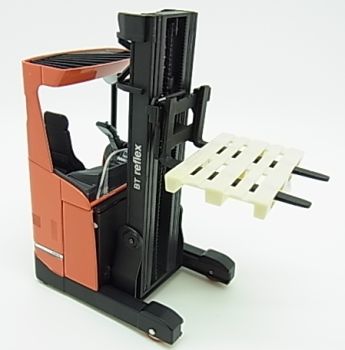 ROS00172 - Chariot élevateur BT Reflex Avec 1 palette Ech:1/24