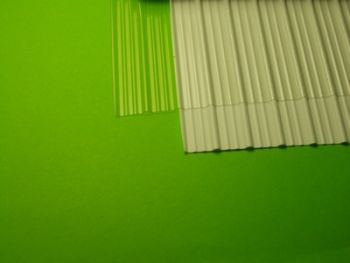 MCD-056-A - Tôle Nervurée fine "Blanche" 27x42 cm