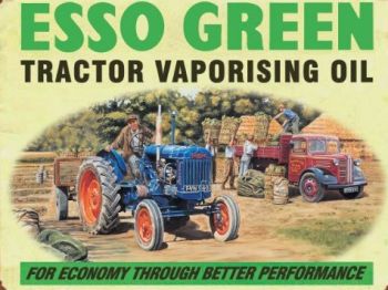 IES56G - Plaque tôlée : Esso Green "Tractor vaporising oil"