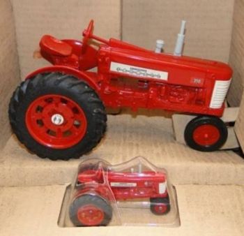 ERT630 - Mc CORMICK Farmall 350 Ech:1/16 + Ech:1/43