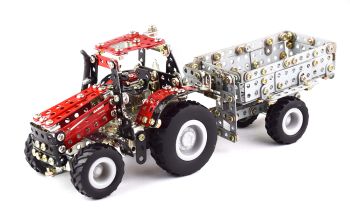TRO09580 - CASE IH MAGNUM 340 Avec Remorque 570 Pièces Ech:1/64