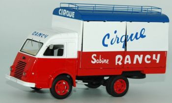PER105RA - RENAULT Galion 2.5t cage à singe Cirque Sabine RANCY