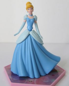 T8888A - Personnage de CENDRILLON - CENDRILLON