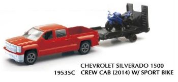 NEW19815E - Pick up CHEVROLET Silverado 1500HD avec remorque et moto bleue