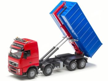 EMEK20855 - VOLVO FH GLOBTROTTER 8x4 rouge porteur avec ampliroll bleu