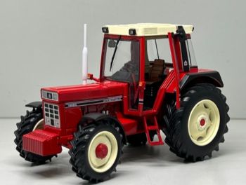 Tracteur miniature IH 724 4 roues motrices Replicagri 1/32