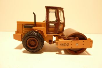 OCCON2703 - Occasion -  Rouleau compacteur CASE Vibromax 1120 Ech:1/35 "Neuf en boîte"-"Boîte abîmée"
