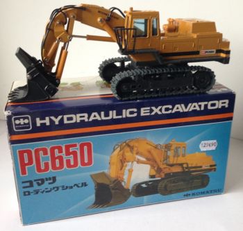 OCSHI614/01 - Occasion - Pelle butte KOMATSU PC650 1er Génération "Neuf en boîte" - "Boîte abîmée"