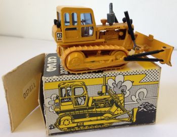 OCNZG119 - Occasion - Bull CATERPILLAR D4D - "Bon état"- "Boîte abîmée" - "Quelques éclats de peinture"