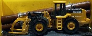 ERT15912 - Chargeur JOHN DEERE 824J avec Pince à Bois et 2 Grumes