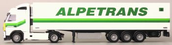 AWM54328 - VOLVO FH12 Globetrotter XL 4x2 Avec remorque frigorifique 3 Essieux "ALPETRANS" Ech:1/87