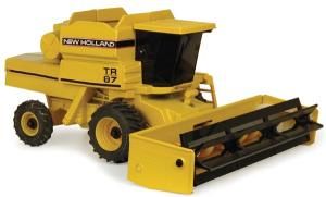 ERT13760 - Moissonneuse Batteuse NEW HOLLAND TR87