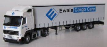 AWM53013 - VOLVO FH12 Globetrotter 4x2 Avec remorque bachée "EWALS" Ech:1/87