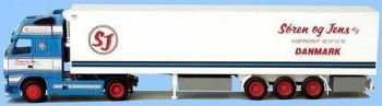 AWM71913 - VOLVO FH Globetrotter XL 4x2 Avec Remorque 3 essieux "Soren og Jens" 1/87