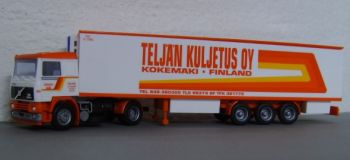 AWM60025 - VOLVO F12 4x2 Avec Remorque 3 Frigorifique Essieux "Teljän" 1/87