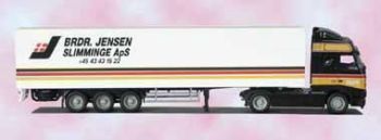 AWM71080 - VOLVO FH Globetrotter Avec Semi 3 Essieux "Brdr. Jensen" 1/87