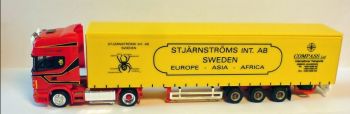 AWM71271 - VOLVO FH Globetrotter 4x2 avec Remorque Baché 3 Essieux "Stjarnstroms"
