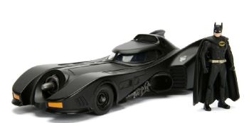 JAD253213001 - BATMOBILE avec Batman - En Kit