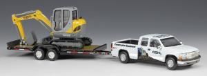ERT40066 - Pick-up aux couleurs GEHL avec minipelle GEHL 503Z avec plateau double essieux