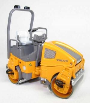 MOT13482 - Rouleau Compacteur Tandem VOLVO DD24