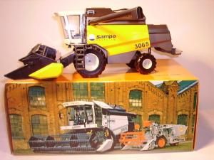 SR3065 - Moissonneuse Batteuse SAMPO SR3065