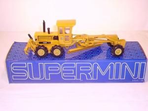 ARP140B - Niveleuse CATERPILLAR 140 B