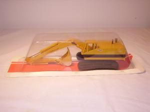 WIN235 - Pelle CATERPILLAR 235 de chez WINROSS