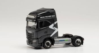 HER314282 - IVECO S-Way noir 4x2 The New Way