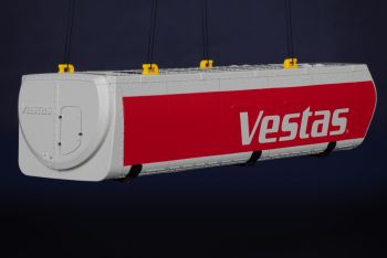IMC33-0205 - Turbine rouge et blanche VESTAS