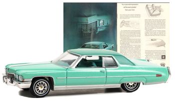 GREEN39130-D - CADILLAC coupé Deville 1971 de la série VINTAGE AD CARS sous blister