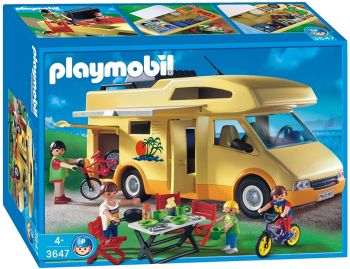 PLAY3647 - Famille avec Camping Car
