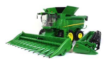 ERT47101 - Moissonneuse JOHN DEERE S690 avec 2 coupes - Big Farm