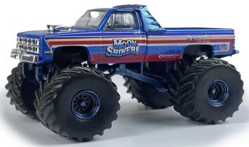 GREEN49160-A - GMC Sierra 2500 1982 Monster truck - MOONSHINER de la série KINGS OF CRUNCH sous blister