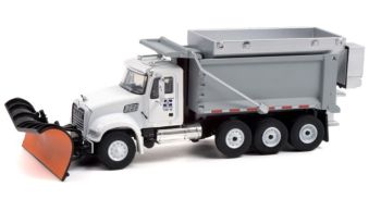 GREEN45130C - MACK Granite 8x4 2019 avec chasse neige et épandeur à sel S.D TRUCK sous blister
