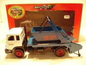 BRI9603 - Camion FORD Avec benne déposable.