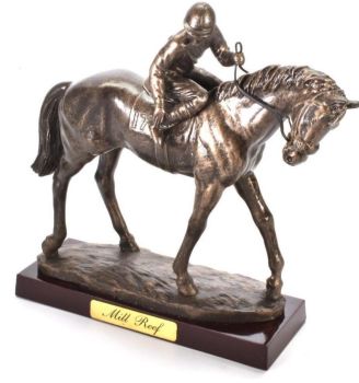 Statue cheval de course – Mill Reef