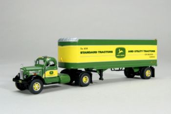 SCT38019 - WHITE C22 avec Semi Fourgon JOHN DEERE