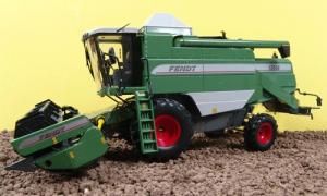 UH2661 - Moissonneuse Batteuse FENDT 5250 E