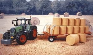 UH68104 - FENDT 818 avec Plateau VANTO V700