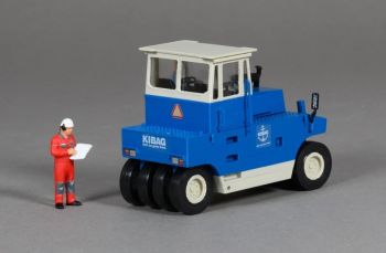 MSM5310/02 - Rouleau compacteur à pneus HAMM GRW 18 KIBAG - L.93.3 x l.40.2 x H.67.8 mm