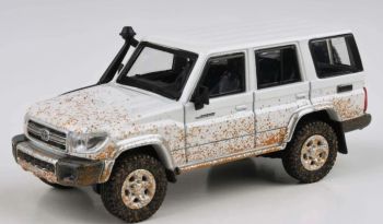 PAR64-56312 - TOYOTA Land Cruiser LC76 Off Road Effect 2014 Blanc