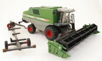 SIK4256 - Moissonneuse FENDT Hybrid 9470 x