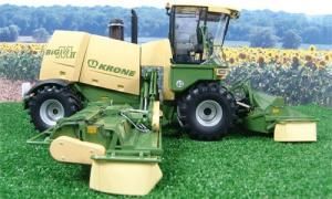 UH2643 - Faucheuse KRONE Big M